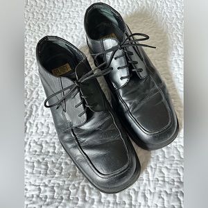 Nunn Bush black leather shoes-Size 10